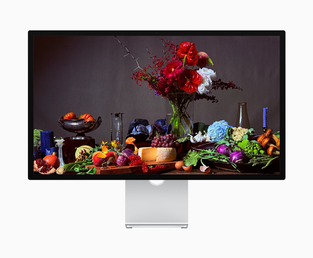 studio-display-gallery-1-202603